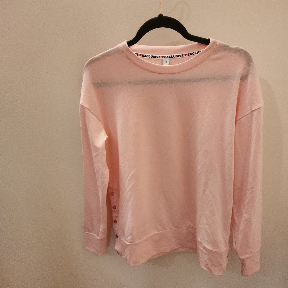 Light-weight, light pink longsleeve